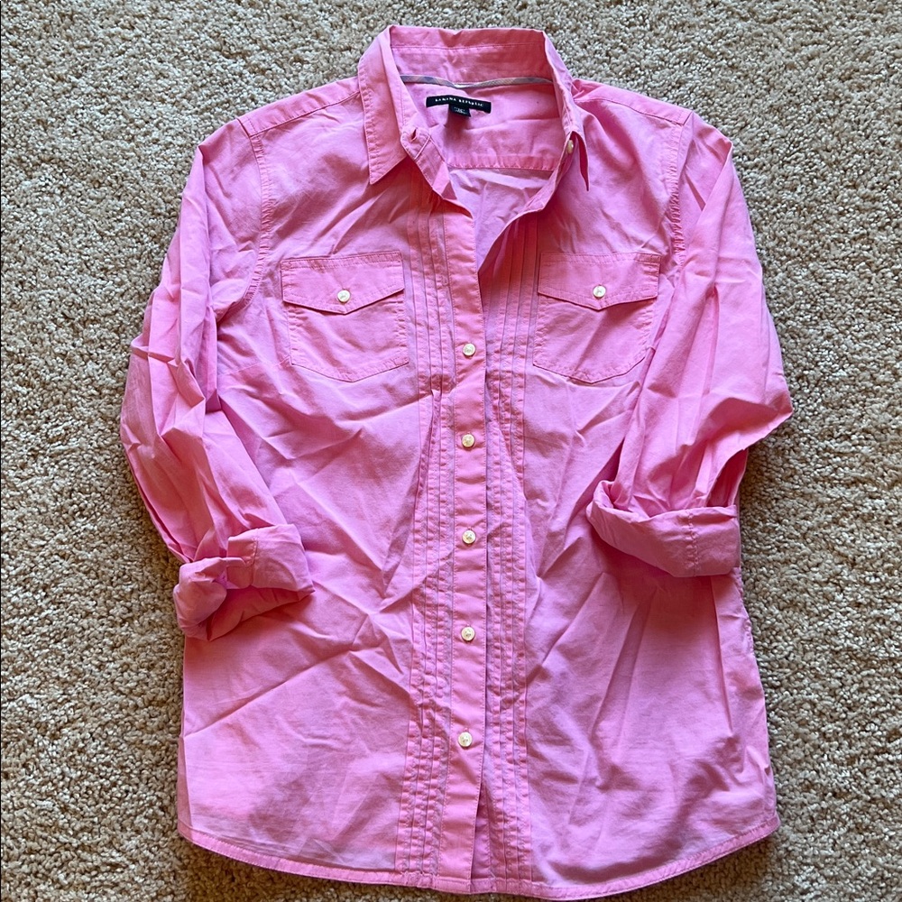 Banana Republic Women’s Pink Button-Up Shirt Size Medium Petite